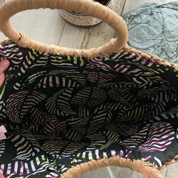 NWT! Victoria secret Half moon straw beach tote - Picture 4 of 10